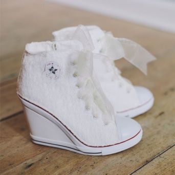 Lace-converse-wedges-