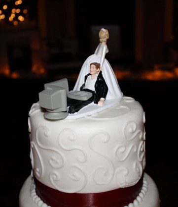 Computer-geek-wedding-cake